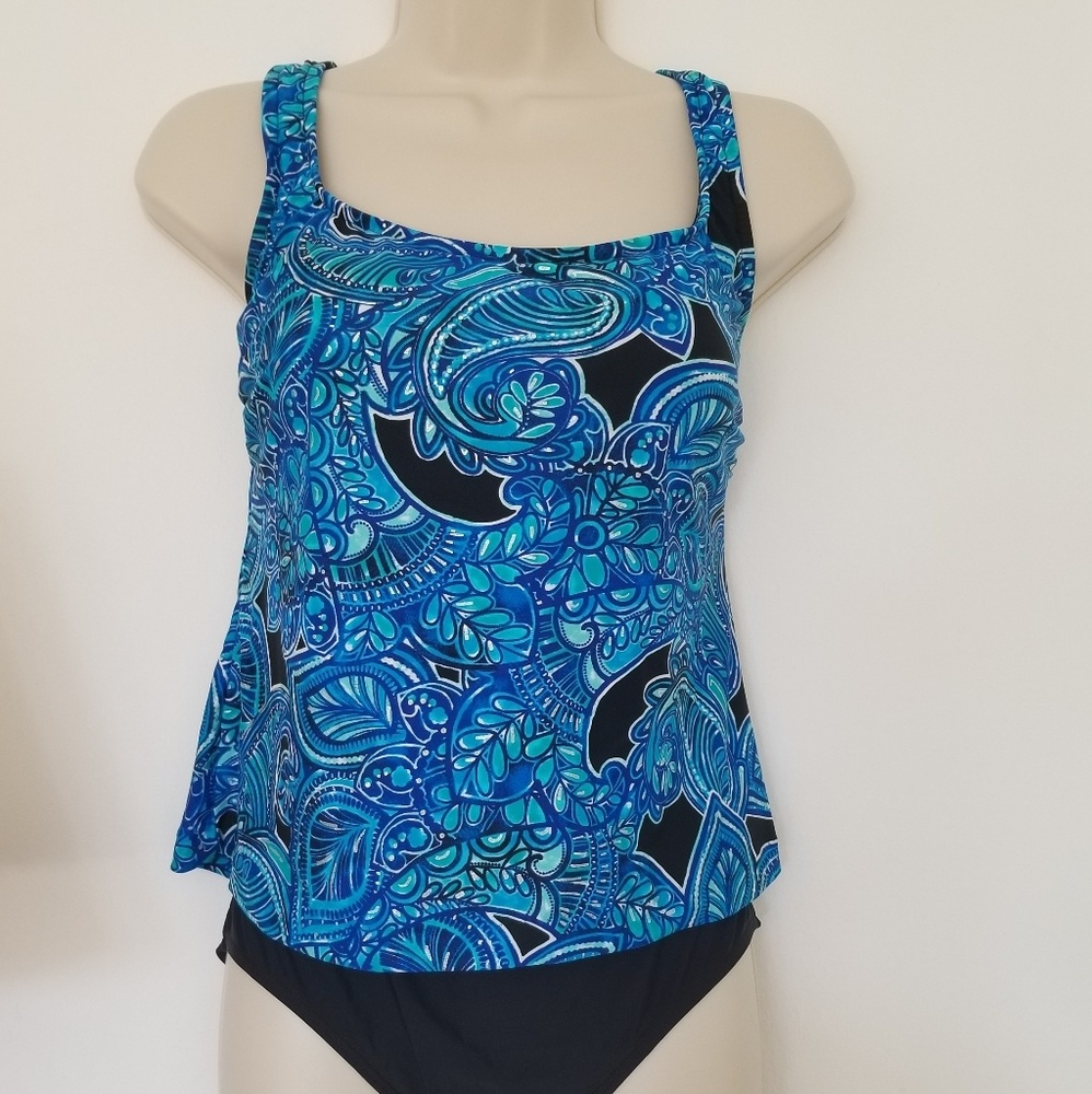Attractive, pretty blue tankini top